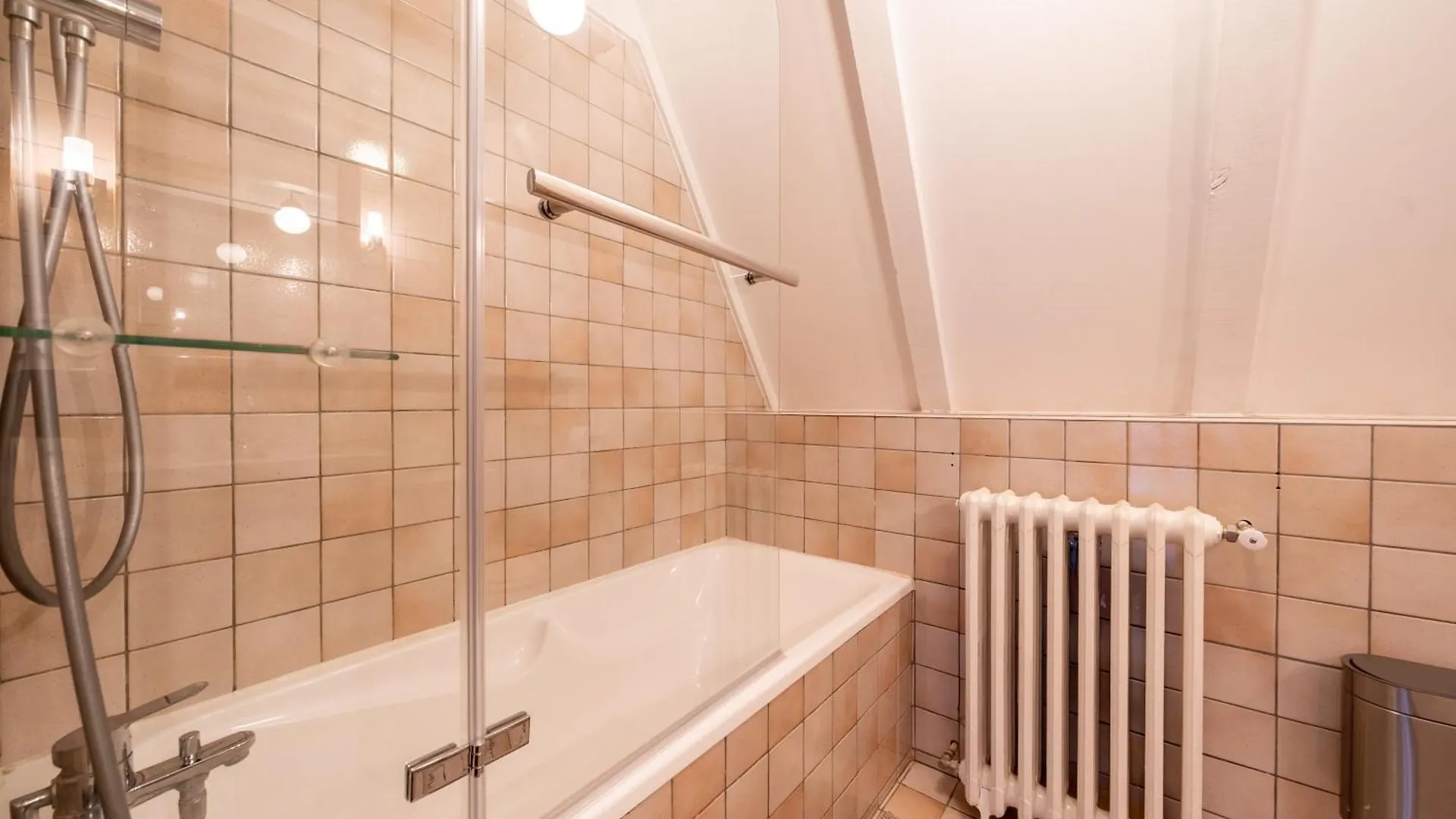 Appartement Château de Salamon - plage privée Réquista France
