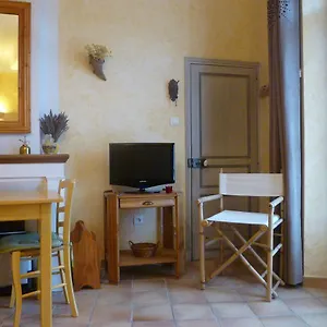 studio-dans-maison-de-village.fr-provencehotel.com/