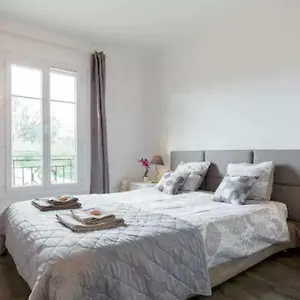 stylish-white-and-red-apartments.fr-provencehotel.com/
